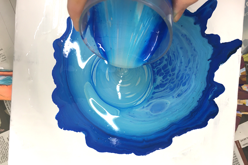 026malkurs_pouring_fluid_painting_wiesbaden_christiane_mader